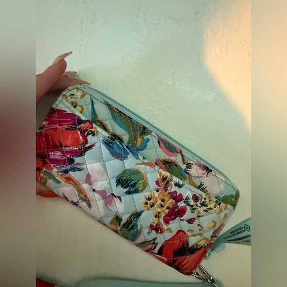 NWT Vera Bradley wallet - Picture 1 of 8